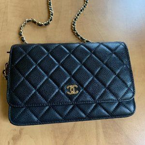 Wallet on Chain - Black Quilted Leather